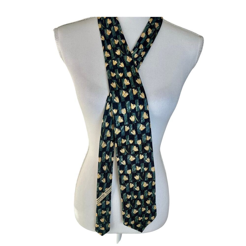 Ermenegildo Zegna men's 100% silk made in Italy black with yellow flowers tie